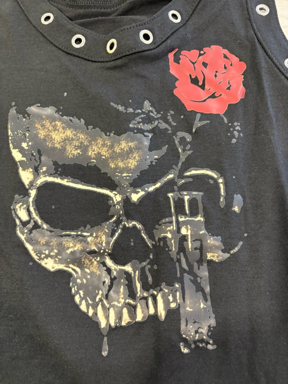 Black Skull & Red Rose Eyelet Tank Top - Picture 5 of 7